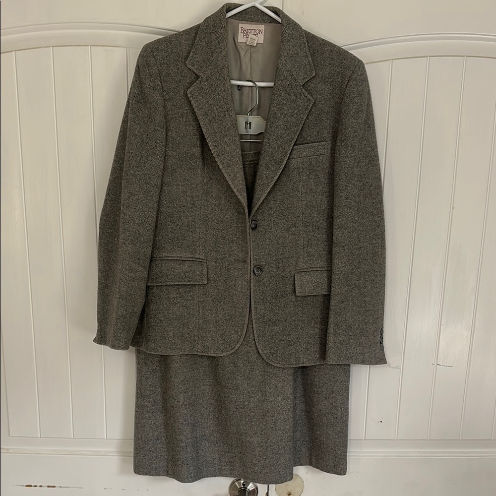 Vintage Bretton Place Wool‎ Herringbone Suit is Classic with Notched Lapels